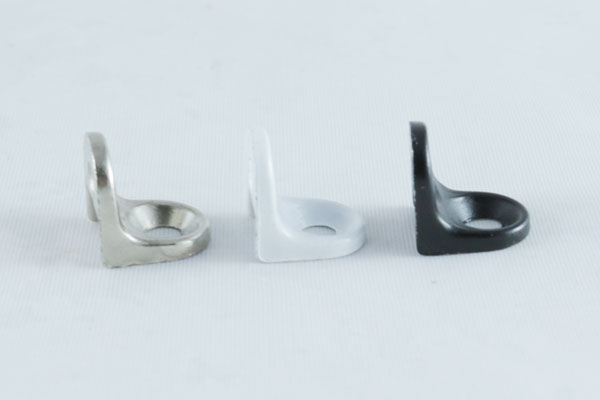 Cantoneiras 13/13Três tipos de acabamento: Cromado, branco e preto.​